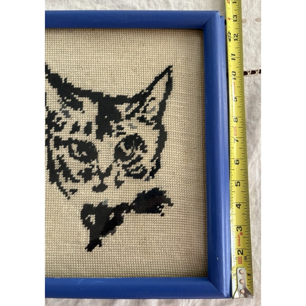 VTG Needlepoint Cross Stitch Framed Cat Artist Signed Black & White 10" X 13" - Picture 6 of 7